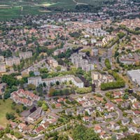 Vue aérienne de la ZUP Derrière-Cluny à Beaune (Côte-d'Or).