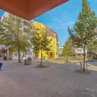 Quartier du Petit-Citeaux à Dijon (Côte-d'Or) : le centre du quartier est conçu comme une place de village réservée aux piétons.